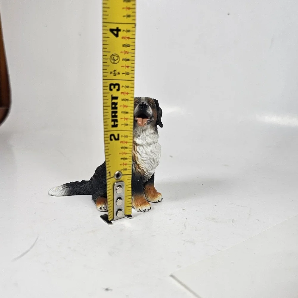 Schleich Bernese Mountain Dog Figure Pet Animal Sitting Puppy 2.75